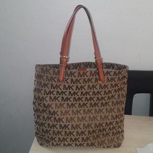 TODAY ONLY🎅MICHAEL KORS PURSE